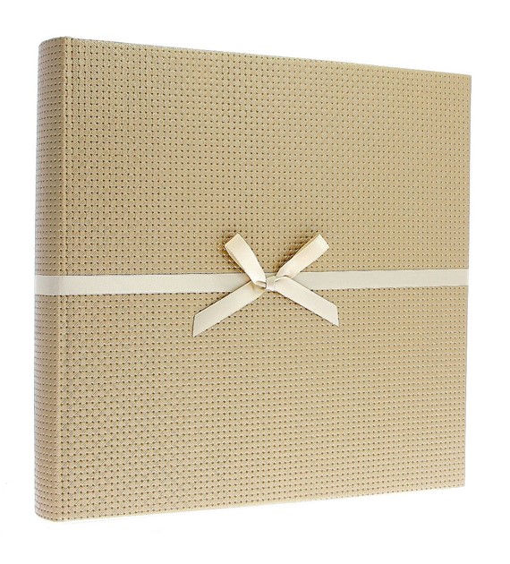 Album tradycyjny szyty DBCL30UNIQUEGOLDB
<br/>Rozmiar stron: 29x32
<br/>Ilość stron: 
<br/>Kolor stron: 