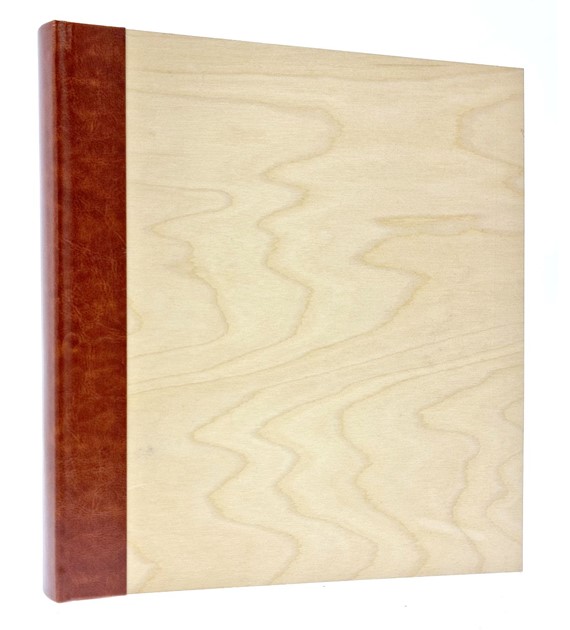 Album tradycyjny szyty DBCL30WOODBRONZE
<br/>Rozmiar stron: 29x32
<br/>Ilość stron: 
<br/>Kolor stron: 