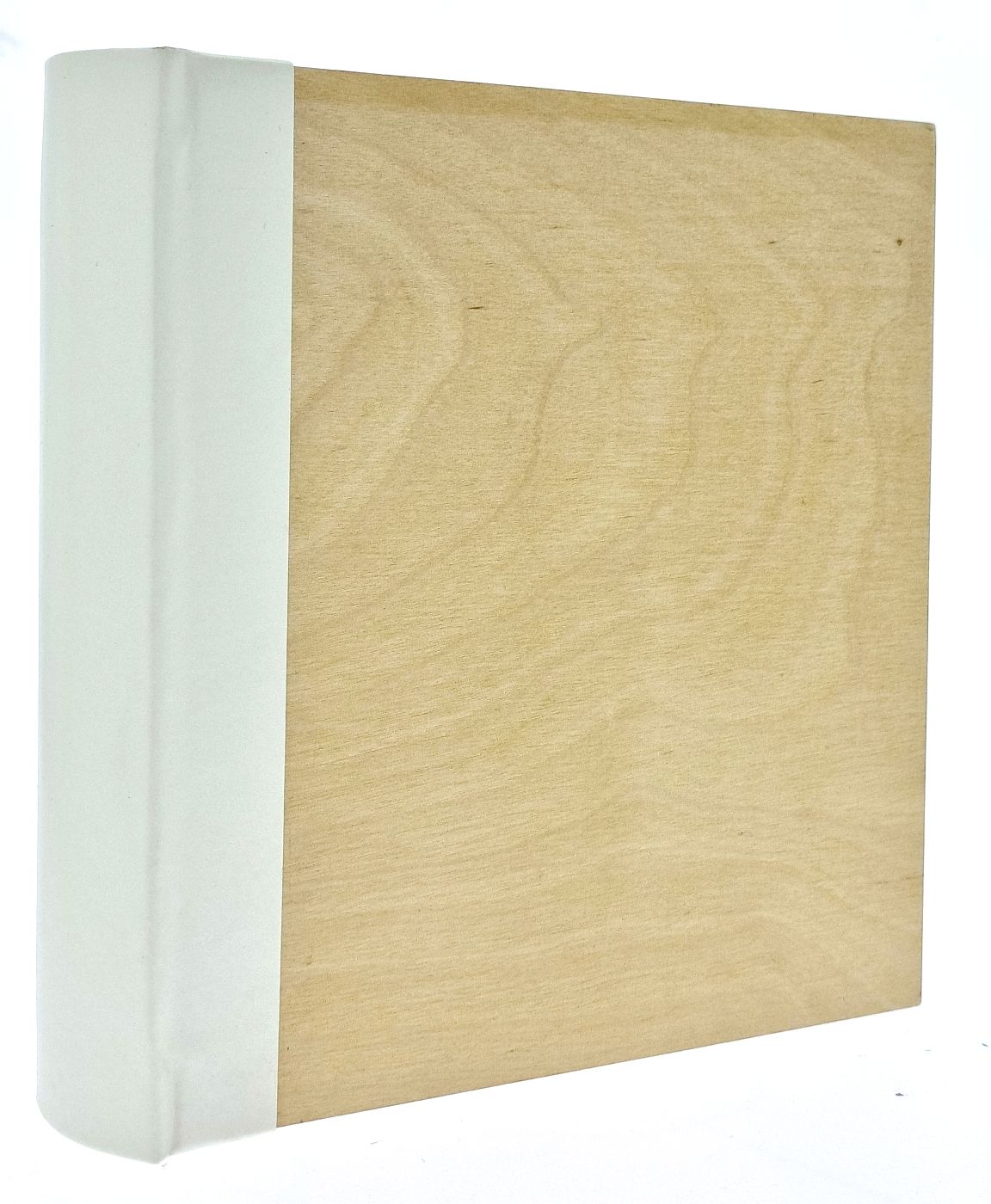 Album kieszeniowy szyty KD46200WOODWHITE
<br/>Rozmiar zdjęć: 10x15
<br/>Ilość zdjęć: 200
<br/>Ilość zdjęć na stronie: 2