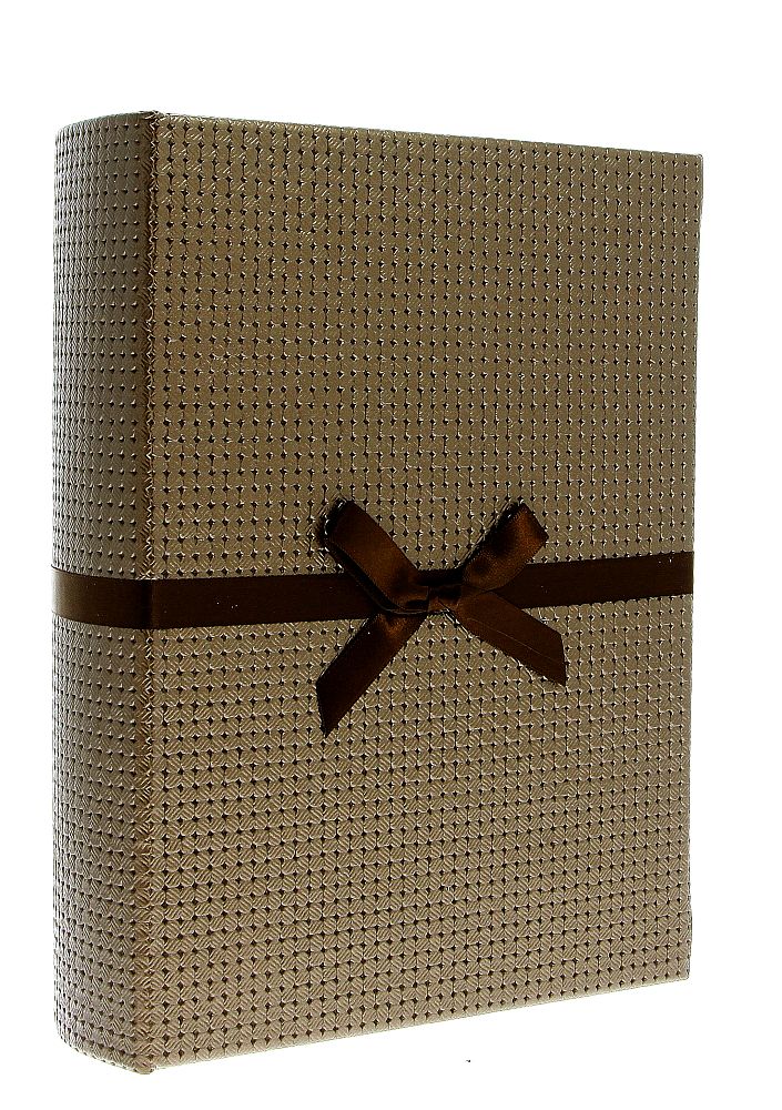 Album kieszeniowy szyty KD46300/2UNIQUEBROWN
<br/>Rozmiar zdjęć: 10x15
<br/>Ilość zdjęć: 300
<br/>Ilość zdjęć na stronie: 2
