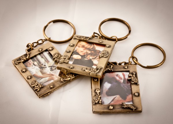 Ramka metalowa KEYFRAMEGOLD<br>
Rozmiar ramki: 3x4<br>