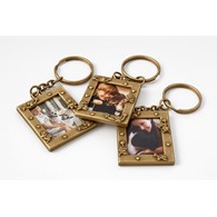 Ramka metalowa KEYFRAMEGOLD<br>
Rozmiar ramki: 3x4<br>