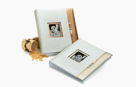 Album kieszeniowy  KPH-2047<br>
Rozmiar zdjęć: <br>
Ilość zdjęć: <br>
Ilość zdjęć na stronie: <br>