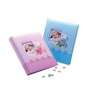 Album tradycyjny szyty KPH-FA-984<br>
Rozmiar stron: 29x32<br>
Ilość stron: 60<br>
Kolor stron: biały