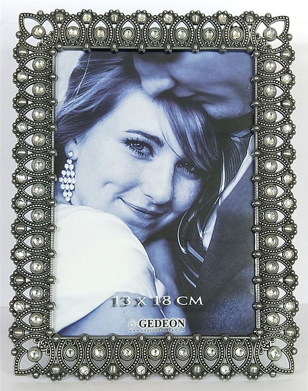Ramka metalowa,
 13x18
<br/> RM1057S 
<br/>Rozmiar ramki: 13x18
<br/>Materiał ramki: metalowa